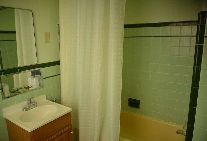 غرفه قياسيه سريرين مزدوجين, Potomac River Motel