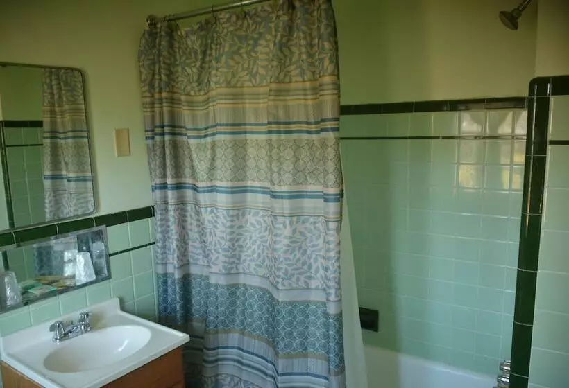 ２ダブルベッドのスタンダードルーム, Potomac River Motel