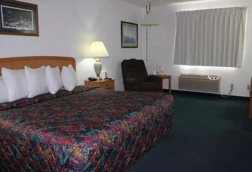キングサイズベッドのスタンダードルーム, Americas Best Value Inn Grand Forks