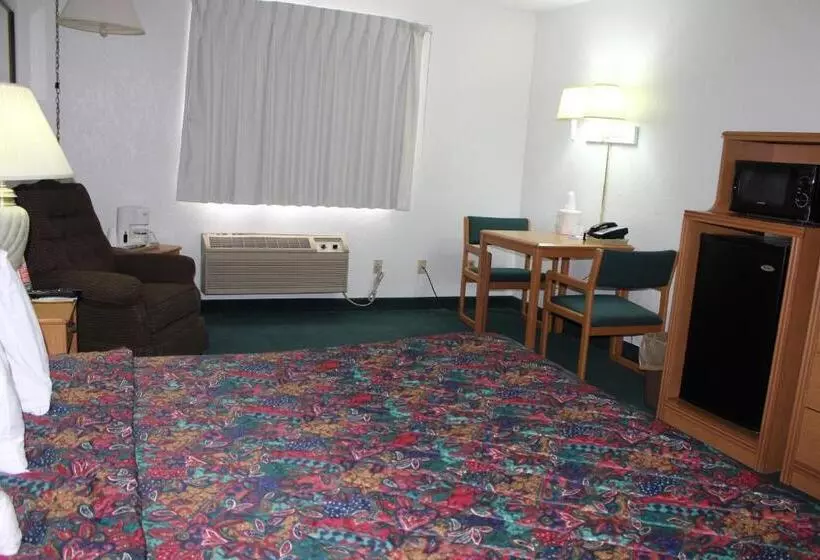 キングサイズベッドのデラックスルーム, Americas Best Value Inn Grand Forks