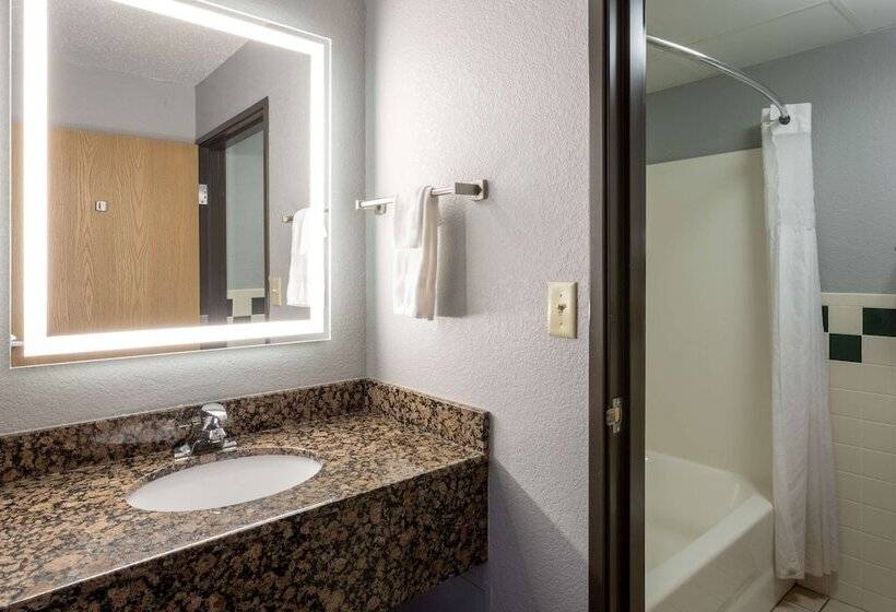 جناح, Black Beach Inn By Grandstay