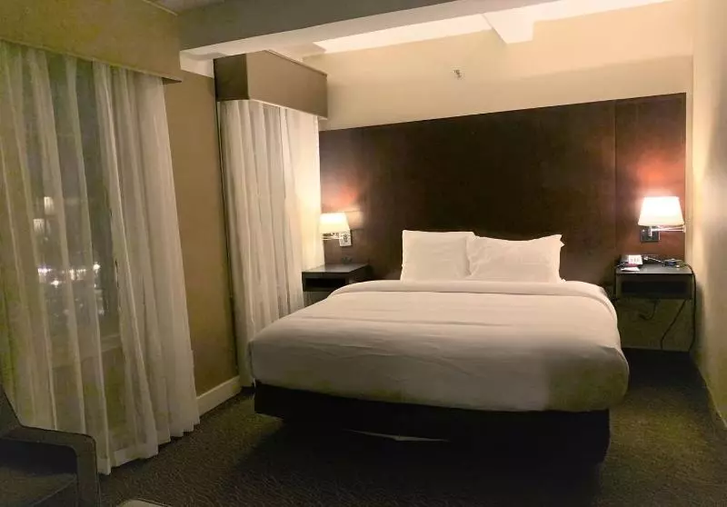 سوئیت با تخت بزرگ, Best Western Syracuse Downtown Hotel And Suites