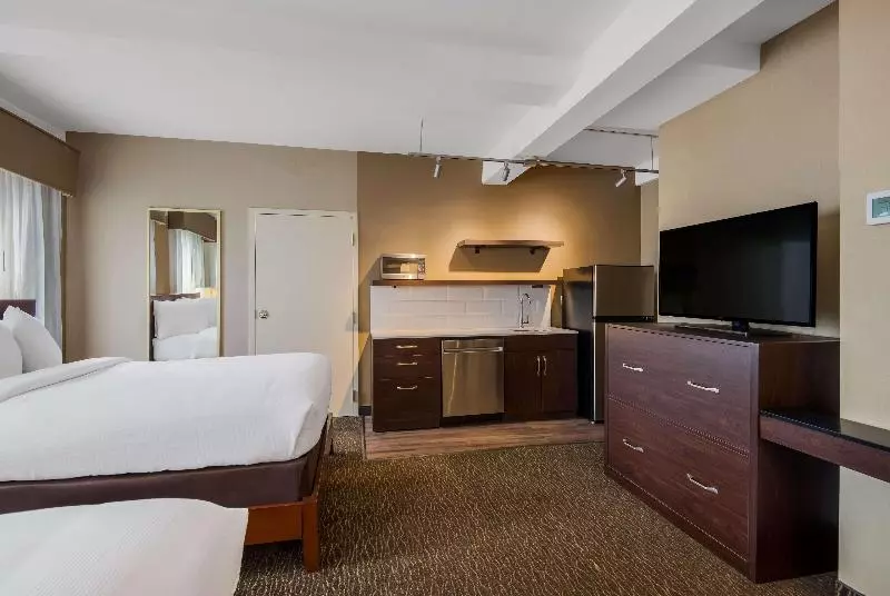 اتاق استاندارد, Best Western Syracuse Downtown Hotel And Suites