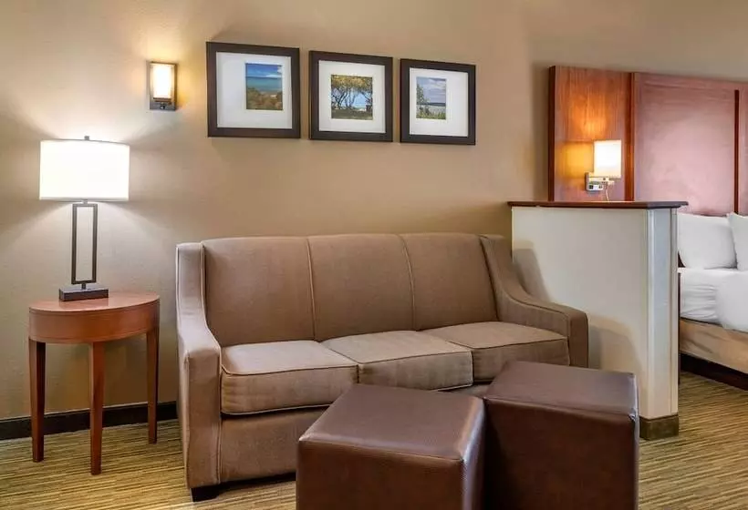 スイート, Comfort Suites North