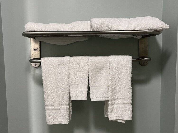 غرفة ديلوكس, Executive Inn