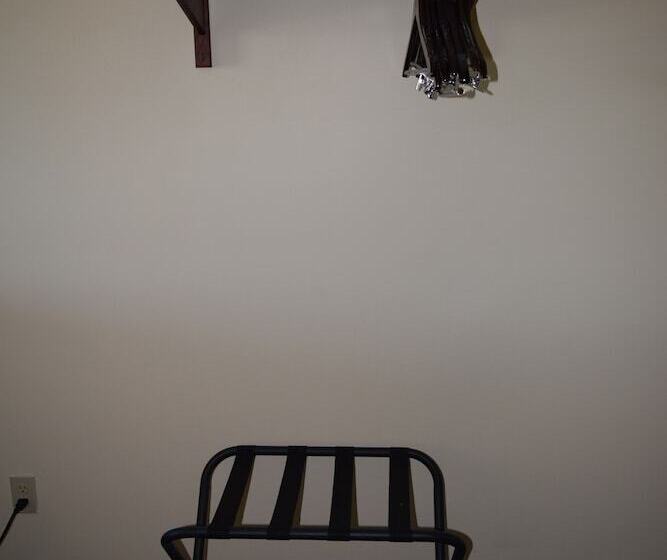 غرفة ديلوكس, Executive Inn