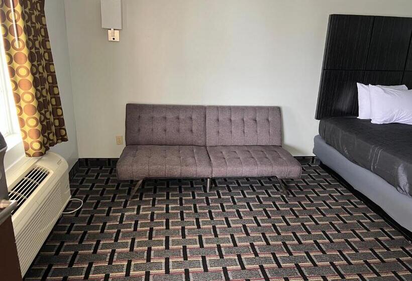 جناح ديلوكس, Executive Inn