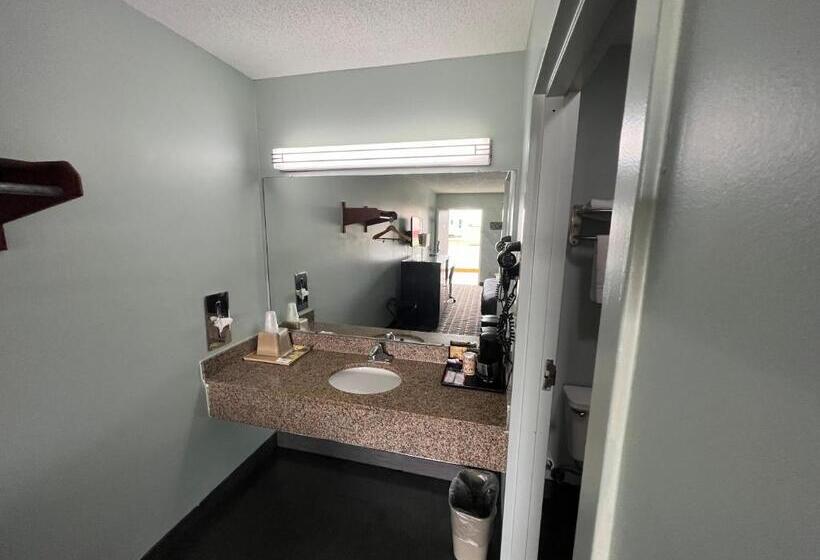 جناح ديلوكس, Executive Inn