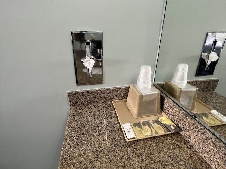 غرفة ديلوكس, Executive Inn