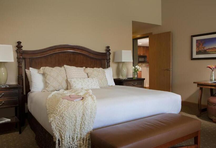 주니어 스위트, Garden Of The Gods Resort & Club