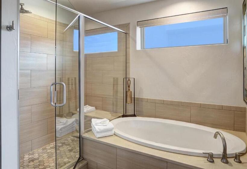 스위트, Garden Of The Gods Resort & Club