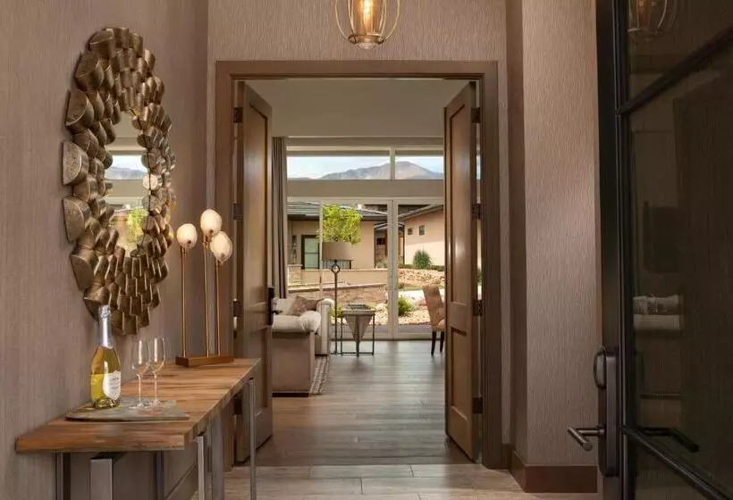 スイート, Garden Of The Gods Resort & Club