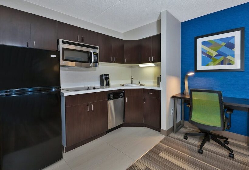 جناح, Holiday Inn Express Blacksburg, An Ihg