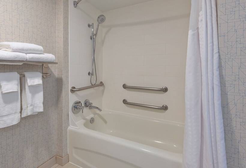 جناح لذوى الاحتياجات الخاصة, Holiday Inn Express Blacksburg, An Ihg