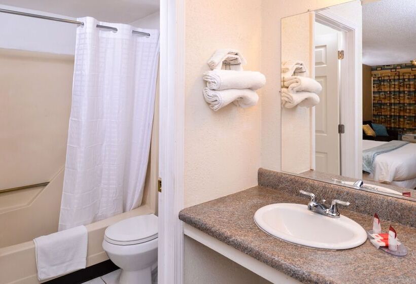 غرفة ديلوكس, Red Carpet Inn Battleboro