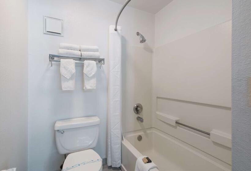 Люкс Повышенной Комфортности, Red Lion Inn & Suites Kennewick Tri Cities