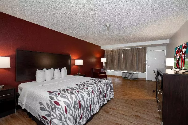 キングサイズベッドのデラックスルーム, Red Roof Inn Marion, Va