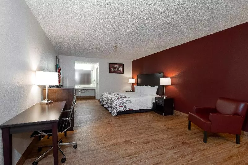 キングサイズベッドのデラックスルーム, Red Roof Inn Marion, Va