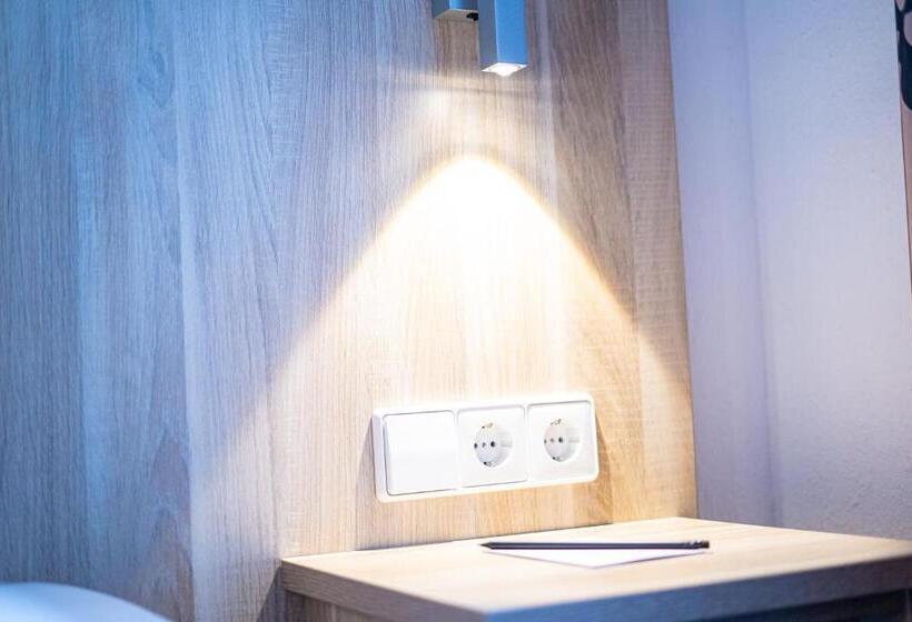 스탠다드 트리플 룸, Taste Smart Hotel Backnang