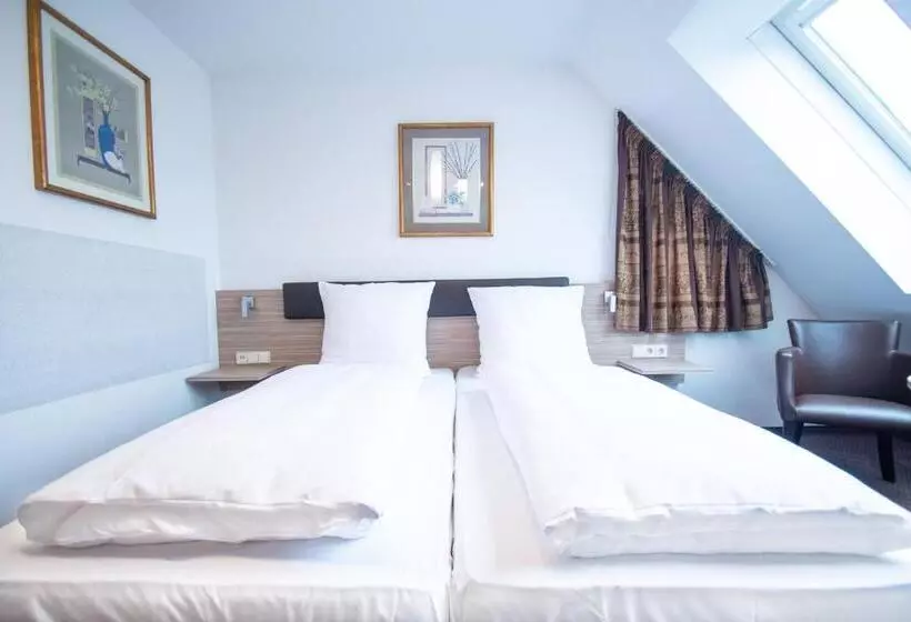 Standard Kolmen Hengen Huone, Taste Smart Hotel Backnang