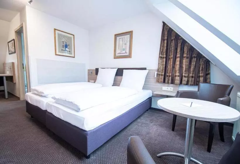 Standard Kolmen Hengen Huone, Taste Smart Hotel Backnang