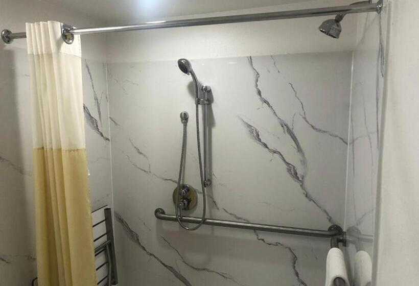 장애인을 위한 킹사이즈 침대 스탠다드 룸, The Monterey Fireplace Inn