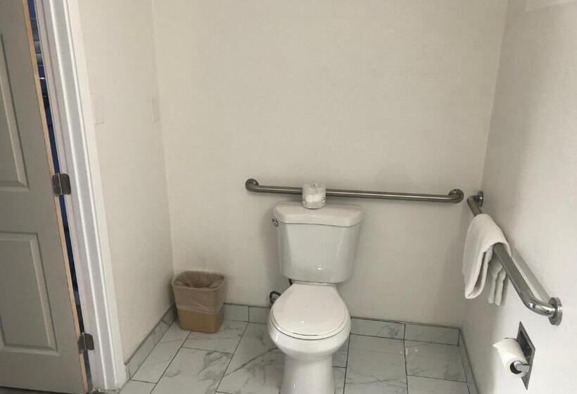 장애인을 위한 킹사이즈 침대 스탠다드 룸, The Monterey Fireplace Inn