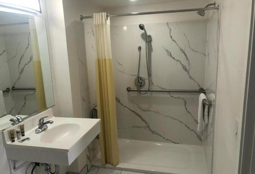 장애인을 위한 킹사이즈 침대 스탠다드 룸, The Monterey Fireplace Inn