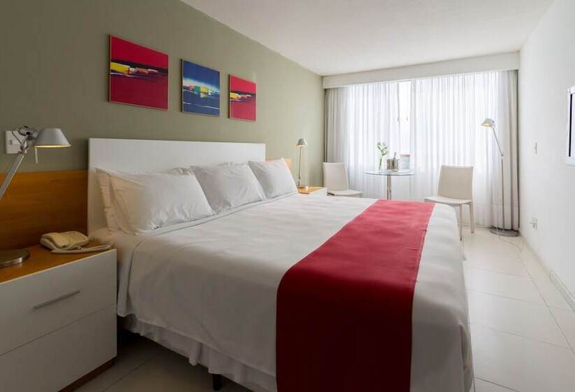 수피리어 룸, Uy Proa Sur