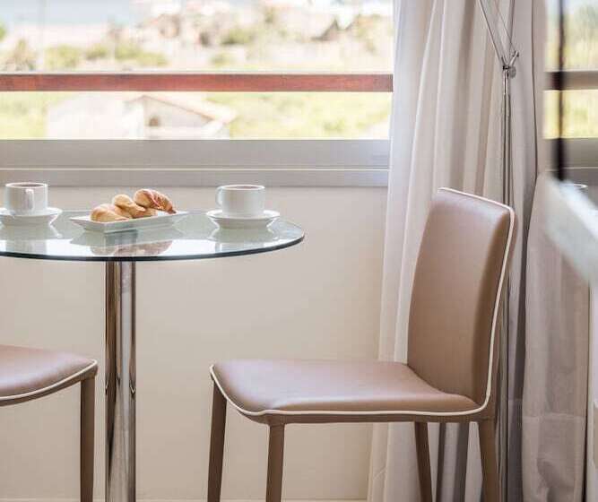 수피리어 룸, Uy Proa Sur