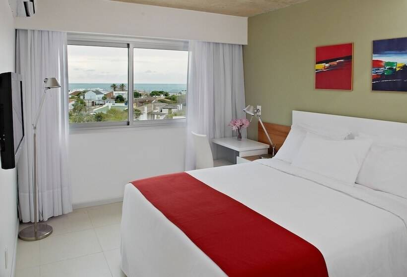 غرفة قياسية, Uy Proa Sur