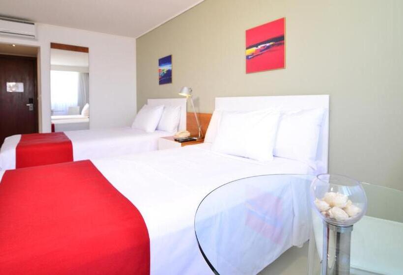 수피리어 트리플 룸, Uy Proa Sur