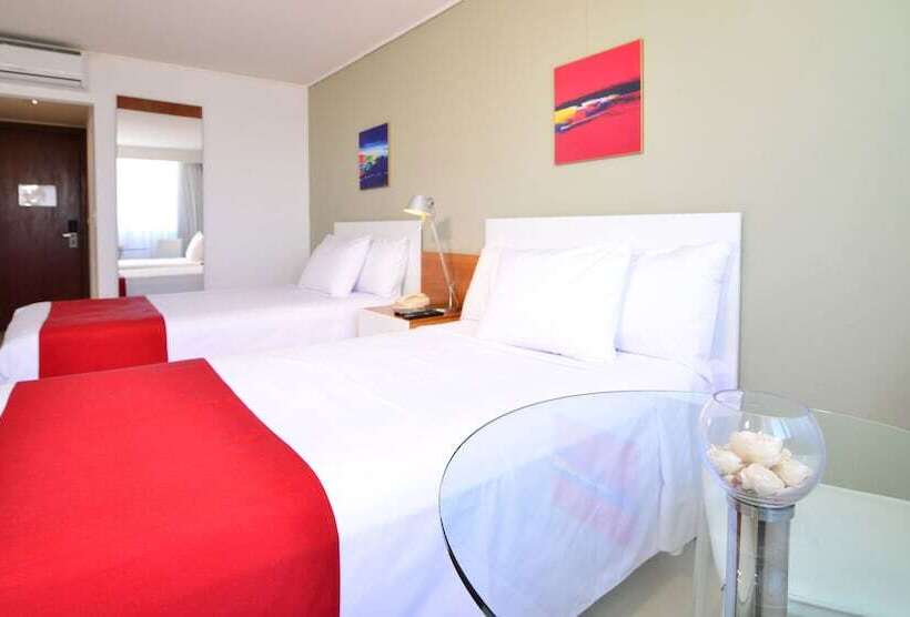 수피리어 룸, Uy Proa Sur