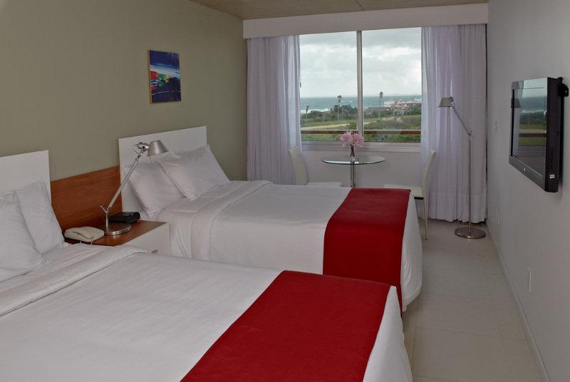 수피리어 룸, Uy Proa Sur