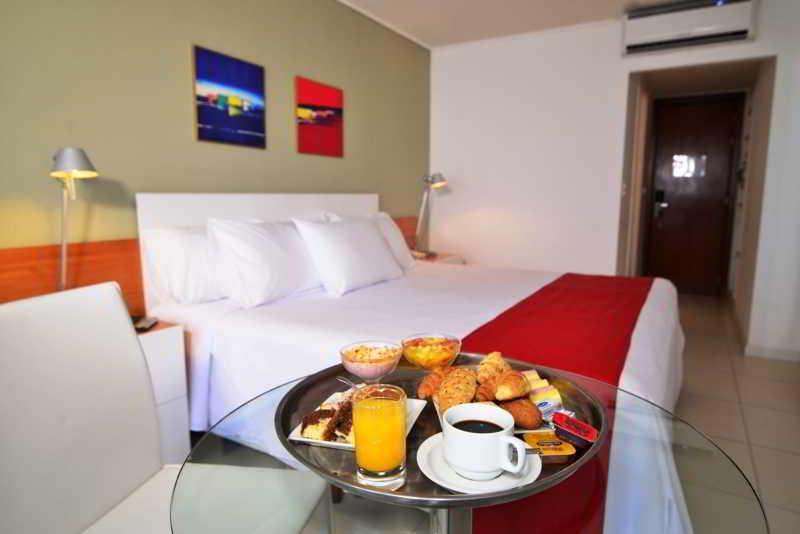 수피리어 룸, Uy Proa Sur