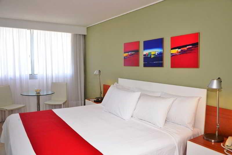 수피리어 룸, Uy Proa Sur