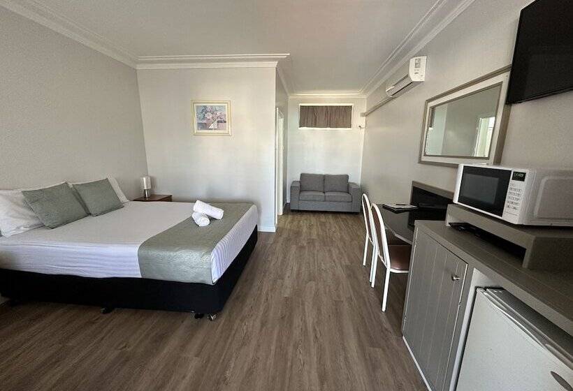 Deluxe Room, Bucketts Way Motel Gloucester