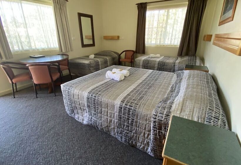Family Room, Bucketts Way Motel Gloucester