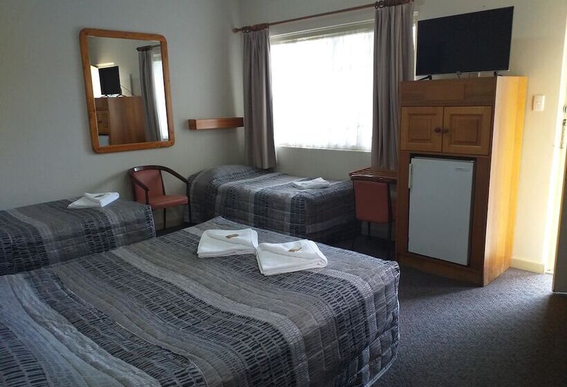 Family Room, Bucketts Way Motel Gloucester