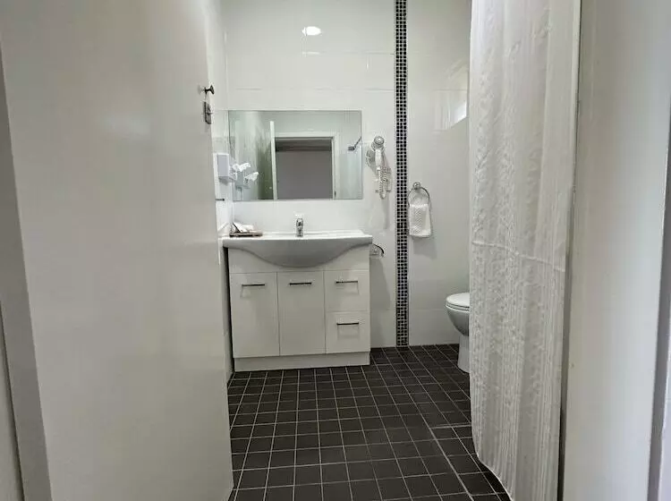 Single Deluxe Room, Bucketts Way Motel Gloucester
