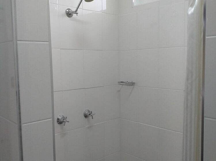 Single Deluxe Room, Bucketts Way Motel Gloucester