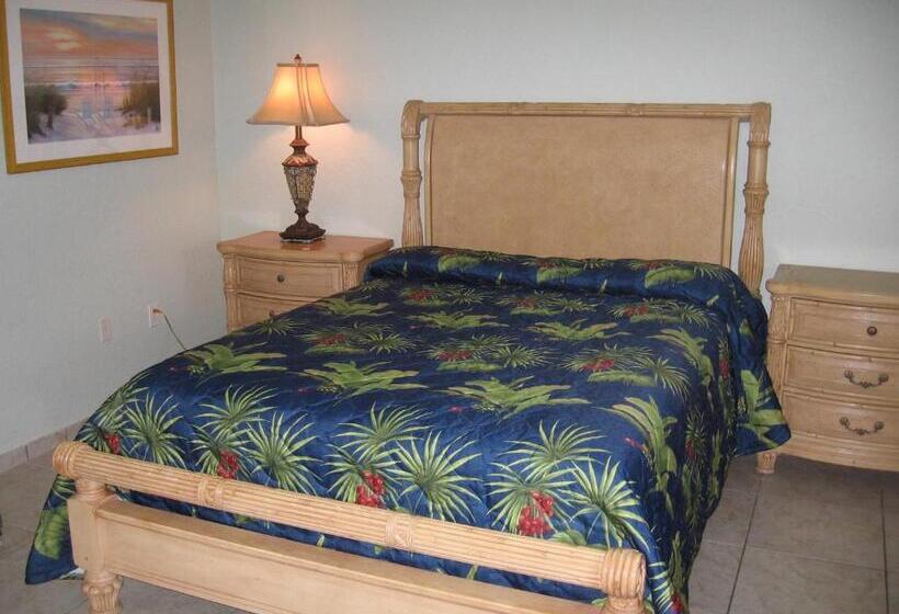 Studio Standard, A Beach Retreat On Casey Key