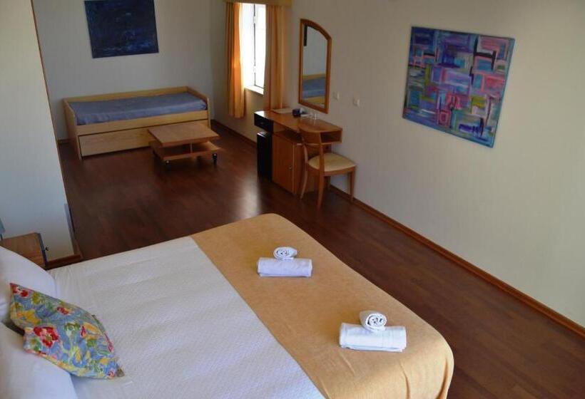 جناح مطلّ علي البحر, Albergaria Pedra D'ouro