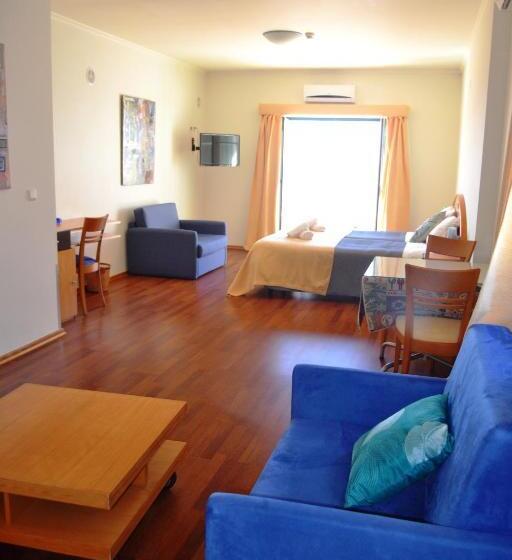 جناح مطلّ علي البحر, Albergaria Pedra D'ouro