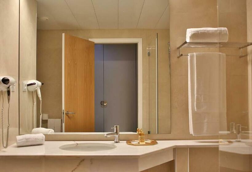 标准间, Delfim Douro