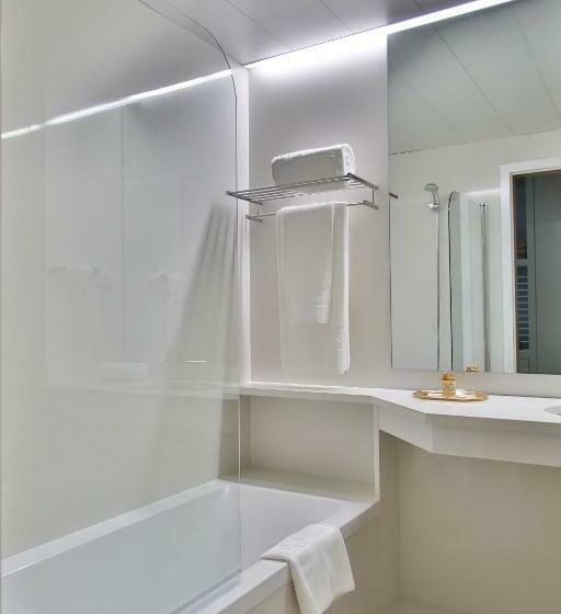 标准间, Delfim Douro