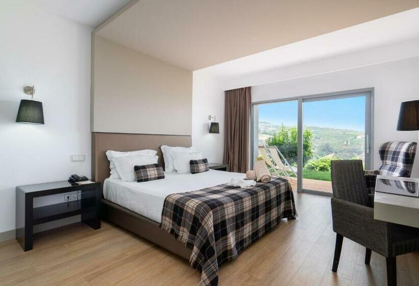 一楼标准间, Delfim Douro