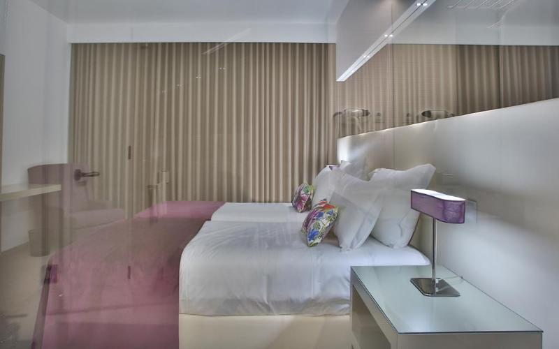 标准间, Delfim Douro