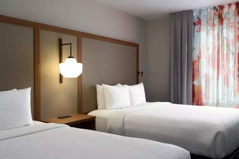 キングサイズベッドのスタンダードルーム, Fairfield Inn And Suites By Marriott Winchester