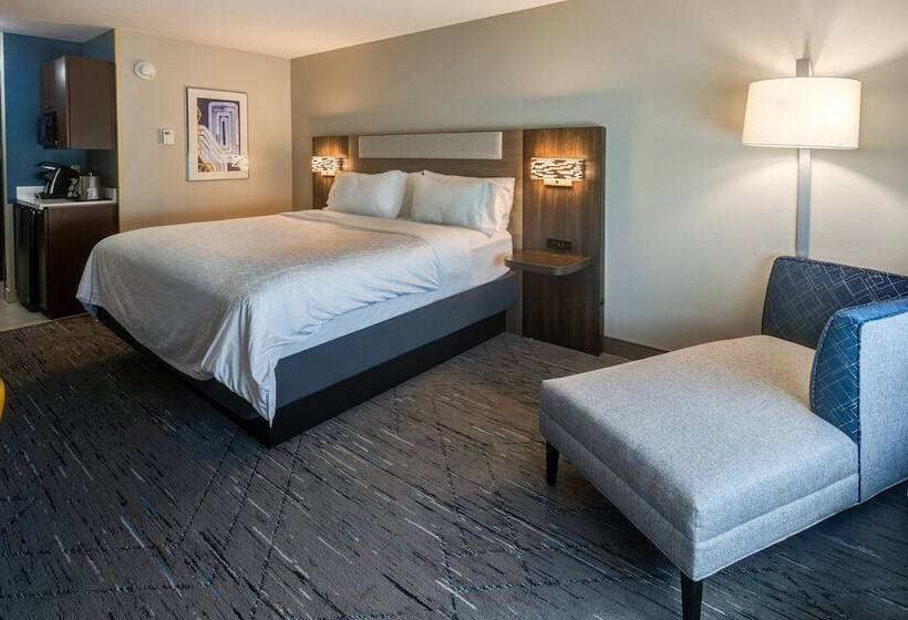 Люкс Адаптированный для Инвалидов, Holiday Inn Express Hotel & Suites Salina, An Ihg